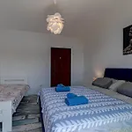 Appartamento By The Sea Ubli, - 16599 *