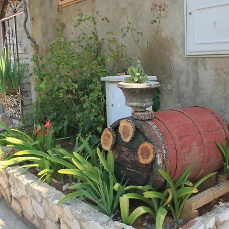 By The Sea Ubli, - 16599 公寓 *