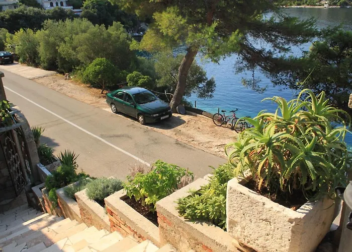 Apartamento By The Sea Ubli, - 16599 *